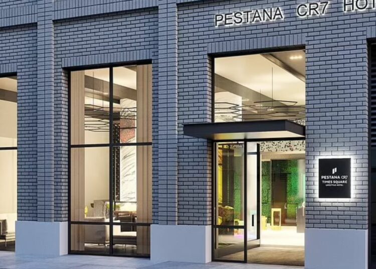 Kristiano Ronaldo i suksesshëm edhe në biznes, hap hotelin luksoz në New York me emrin CR7