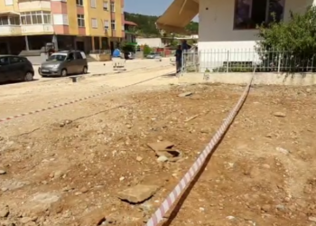 Makineritë e ndërtimit nxjerrin skelete njerëzish, zbulohet varr masiv i viktimave të diktaturës në Përmet