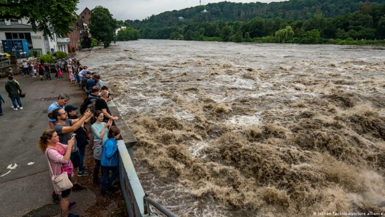 Mbi 100 të vdekur nga përmbytjet në Gjermani/ Disa qarqe shpallin gjendjen e katastrofës