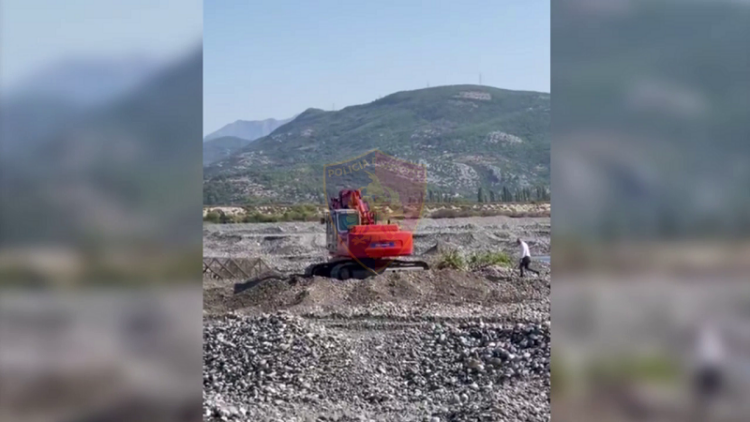 Gërryen shtratin e lumit Mat/ Arrestohet pronari i ekskavatorit, në hetim dy kamionistët