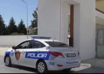 E RËNDË/ Burri vret gruan dhe më pas qëllon veten me automatik, trupat gjenden pas disa ditësh nga policia