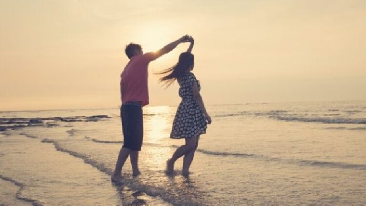 Këto tri shenja të Zoodiakut do të përjetojnë dashuri magjike në shtator