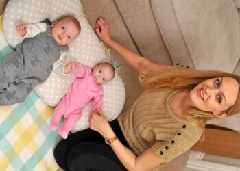 Kjo grua ka mbetur shtatzënë dy herë brenda një muaj, mjekët japin shpjegime si ndodh kjo gje