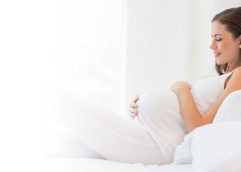 Nëna ishte vaksinuar, foshnja në Kosovë lind me antitrupa kundër COVID19