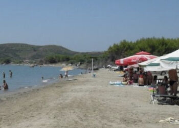Humb jetën një pushues në plazhin e Zvërnecit, dyshohet për atak kardiak