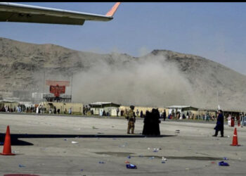 200 persona humbën jetën në Kabul ,dëshmitarët: Jo të gjithë u vranë nga sulmi, pati të shtëna dhe nga ushtarët amerikanë