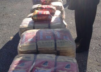Kapet sasi kafeje kontrabandë në dyqanin në Tiranë, arrestohet 61-vjeçari, procedohet penalisht bashkëshortja