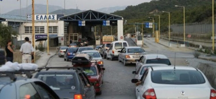 Festë në Greqi, pritet fluks automjetesh në pikat kufitare