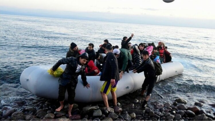 Mbytet varka me emigrantë që i ishte drejtuar Italisë, dyshohet për disa viktima