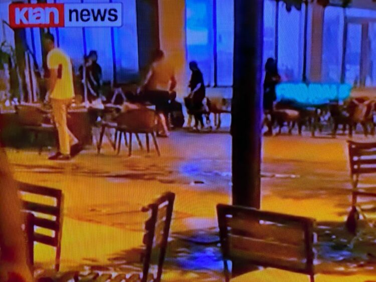 Fotot nga vendi i ngjarjes ku u vra pronari i bar “Pedonale” në Lushnje