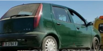 U gjet i pajetë brenda makinës i ekzekutuar me tre plumba në Vlorë/ Identifikohet 25-vjeçari