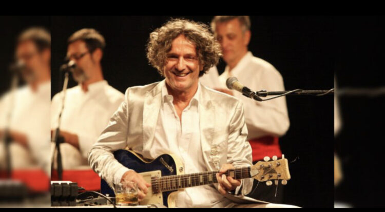 Bashkia e Korçës nuk e anuloi pjesmarrjen e tij, këngëtari serb Bregovic ngjitet në skenë me këngë shqip