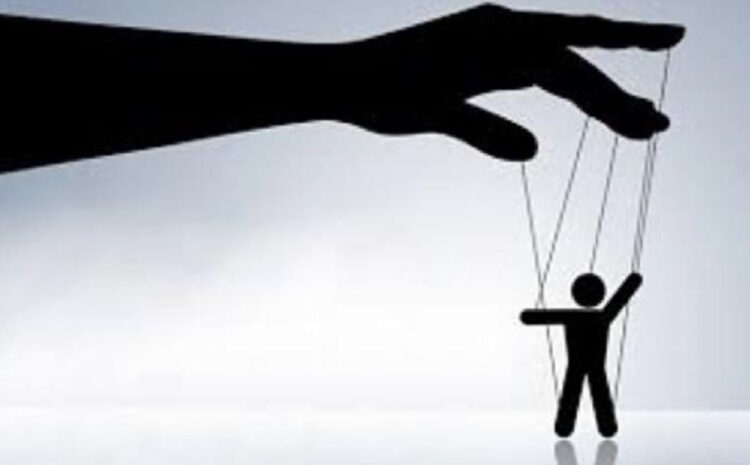 Pesë shenja të manipulimit psikologjik: bëni kujdes