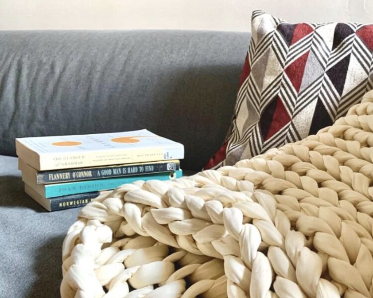 Sa orë gjumë duhet të flemë? Pse gjithçka varet nga mosha