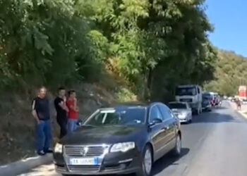 Aksident i rëndë në aksin Fier-Levan/ Përplasen 2 automjete, 6 të plagosur