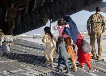 Alarm për sulm terrorist në aeroportin e Kabulit! SHBA thirrje qytetarëve: Largohuni