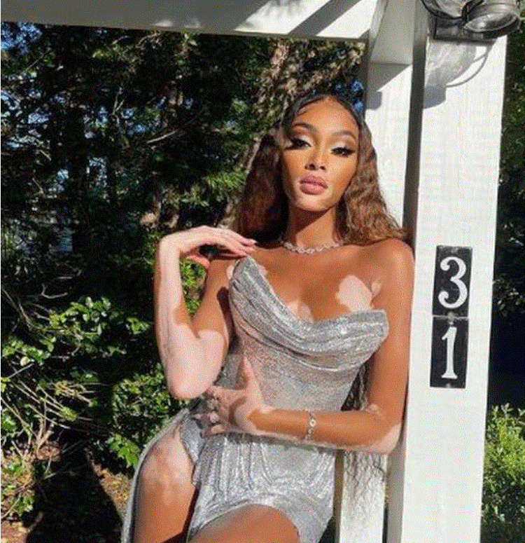 Modelja e famshme zgjedh Valdrin Sahitin në ditën e saj të veçantë