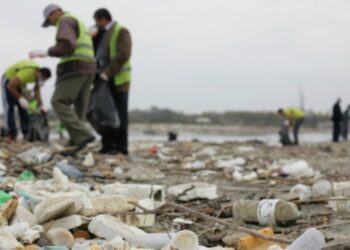 Nën kushtet e pandemisë, turizmi bregdetar në mëshirë të fatit. Pushteti vendor braktisi dezinfektimin e plazheve