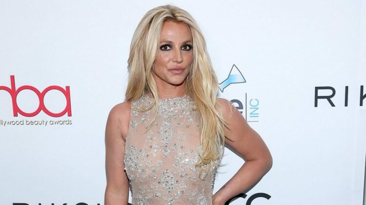 Britney Spears akuzohet për dhunë fizike ndaj punonjëses së saj