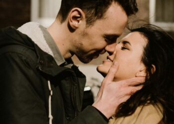 Disa sinjale që tregojnë se “Ai” do lidhje serioze