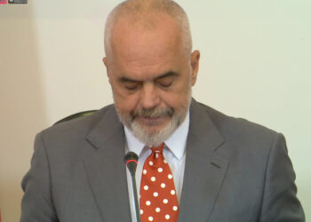 Kryeministri Rama mban fjalimin përmbyllës të mandatit të dytë: Pandemia nuk ka mbaruar akoma, vaksinohuni