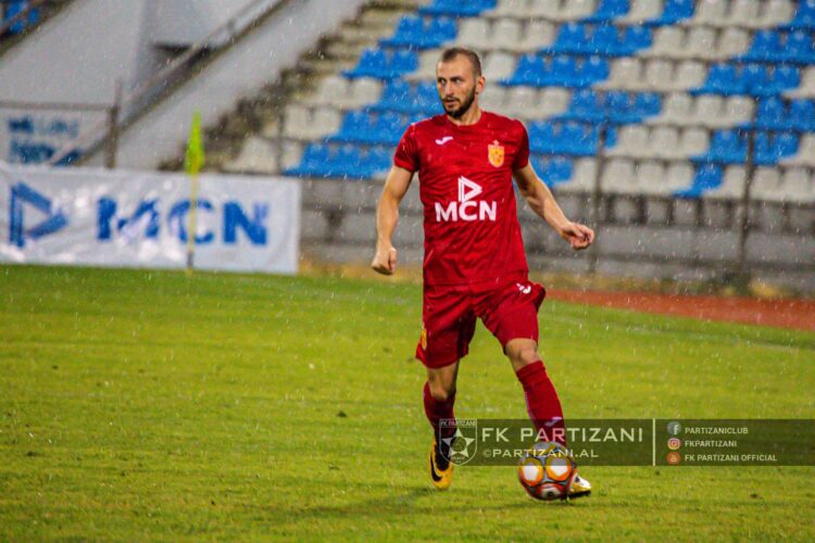 Partizani “fërkon duart”, nisin kontaktet me ish-mbrojtësin që u transferua në Turqi