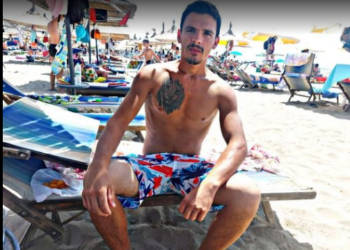 U mbyt dy ditë më parë në Gjirin e Lalëzit, gjendet trupi i pajetë i 22-vjeçarit nga Tirana