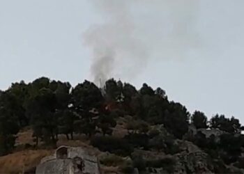 Zjarr edhe në Kalanë e Beratit, zjarrfikësit dyshojnë se është e qëllimshme