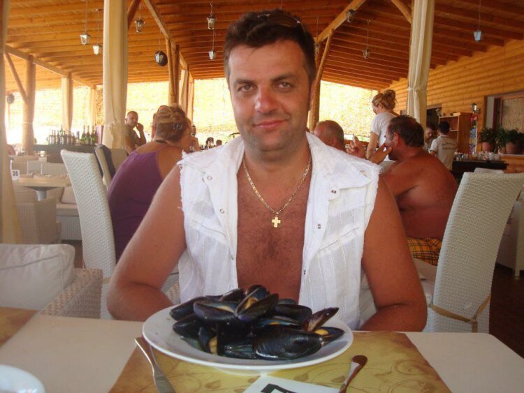 Infermieri pranon krimin: Kisha borxhe dhe kredi për të larë! Ilaçet e vjedhura ua shiste pacientëve me COVID