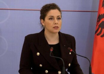 Strehimi i afganëve/ Ministrja Xhaçka: Shqipëria është e gatshme të presë qindra prej tyre