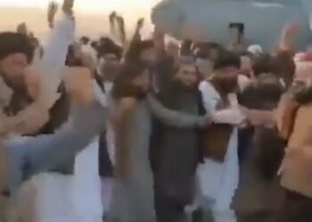 Themeluesi i talebanëve pritet si ‘hero’, Baradar mbërrin në Afganistan pas mërgimit 20-vjeçar