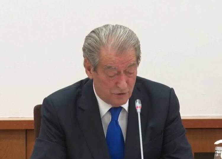 Berisha në konferencë për shtyp: Avokati im francez ka dorëzuar padinë për shpifje kundër Blinken