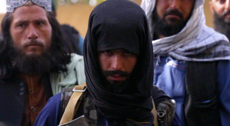 Lufta në Afganistan: Talebanët me sundim të ashpër ndërsa përpiqen të marrin kontrollin