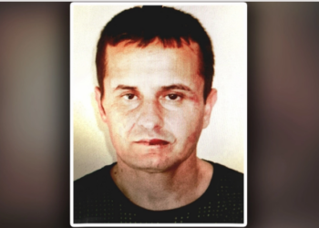 ‘Giovani’ shqiptar alarmon policinë greke, i armatosur vjedh shtëpitë në zona të ndryshme