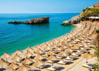 Turistët ballkanas ‘shpëtojnë’ turizmin vendas, kryesojnë shqiptarët e Kosovës, maqedonasit dhe serbët