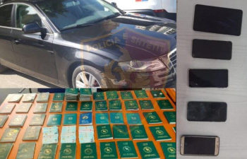 Transportonin emigrantë të paligjshëm drejt BE, gjykata liron katër persona nga qelia