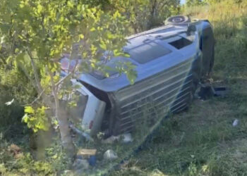 Makina del nga rruga në Ulëz, plagosen 6 persona, me urgjencë drejt Tiranës