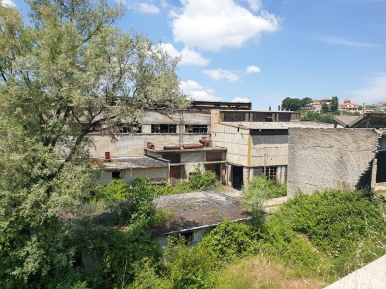 Trajtimi i mbetjeve të rrezikshme, një histori paligjshmërie dhe informaliteti