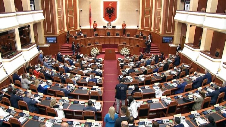 Betohen sot, ja lista me 140 deputët e rinj të Kuvendit të Shqipërisë