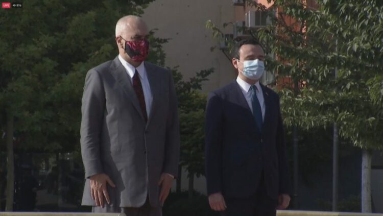 Rama nis vizitën në Prishtinë, pritet me ceremoni shtetërore