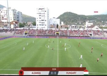 Elbasani ‘vishet’ kuqezi, nis ndeshja me Hungarinë! Rikthehen tifozët në stadium pas më shumë se 1 viti e gjysmë