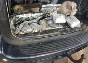 Nga Shqipëria në Mal të Zi, kapet në kufi me drogë automjeti i policisë me targa të Maqedonisë së Veriut