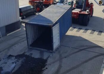 Sërish lëndë narkotike e fshehur mes bananeve, kontroll antidrogë në portin e Durrësit