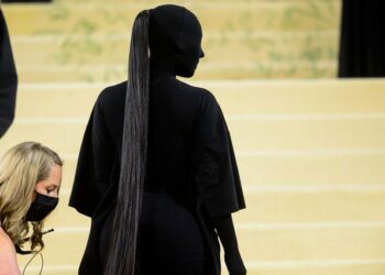 Kim Kardashian ka një përgjigje kundër kritikave për veshjen në Met Gala