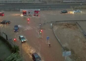 Spanjë, përmbytje në disa qytete për shkak të shirave të rrëmbyeshëm