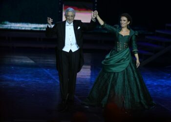 Emocione dhe duartrokitje, legjendari Placido Domingo dhe Ermonela Jaho ‘ndezin’ skenën e TKOB
