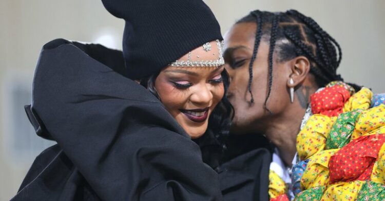 Nga Rihanna tek Rita Ora, çfarë veshën yjet në Met Gala 202?