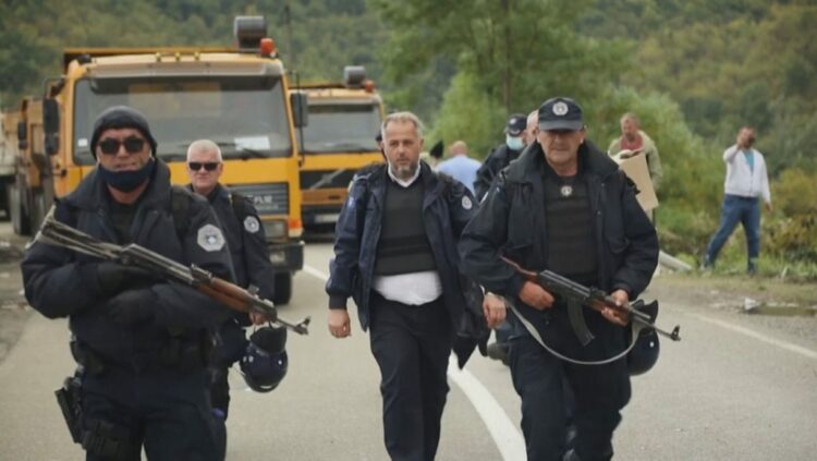Jarinja dhe Bërnjaku të bllokuara, serbët vendosin zhavorr, arrestohen disa persona