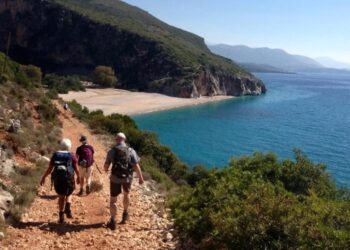 Turistët e huaj sollën 167 milionë euro më pak në 6 mujorin e parë, me parakrizën