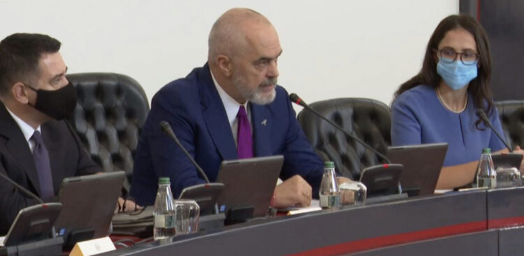 Rama zbulon vendimin e parë të qeverisë: Kur një qytetar ka një hall silluni si të ishte babai juaj